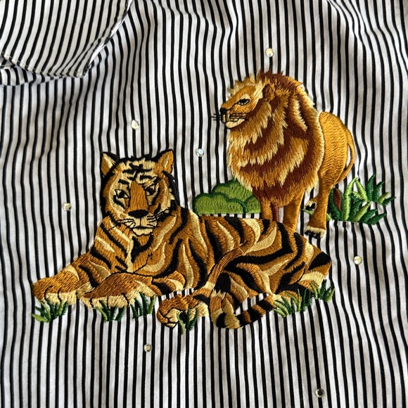 RARE VINTAGE Striped Shirt button down  Tiger Embroidery - Picture 4 of 7